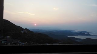 静かに夕焼けを眺めるなら