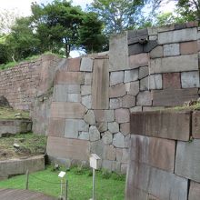 石垣：色紙短冊積石垣