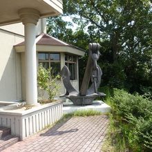 造船の町らしくアンカーの出迎え