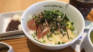 清潔感のある店内は落ち着いた食事ができます