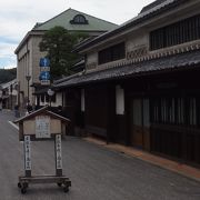 美観地区に隣接した商店街