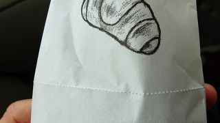 塩バターパンがおいしくて人気です