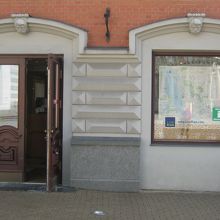 入り口の様子です。マークがわかりますか。