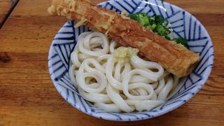 自分でジャーっとおだしをかけるスペクタクル