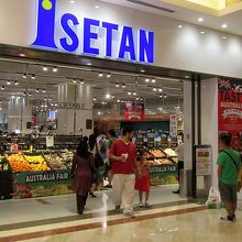 やっぱりメインは食料品売り場