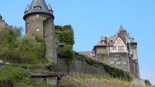 今はユースホステルとして使われています。