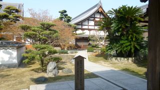 「拝観はしておりません」の立て札が・・・