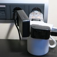 Ｃ型コンセントをつなぐ