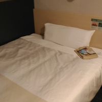 ベッドは広く快適！