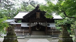 謙信像があります