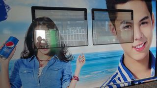 販売機は小銭しか使えず不便