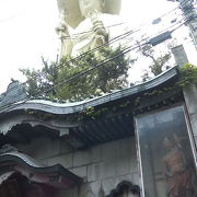 新潟の中心部に聳え立つ大師像があります