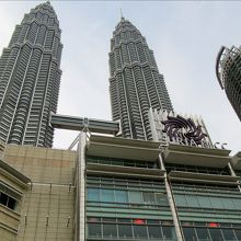 まずは足元から昼間の姿