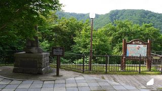 普通のダム風景だけど、運転の休憩に最適