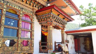 里山にたたずむお寺