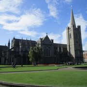 ダブリン観光時に訪れた、ダブリン市民の憩いの場ともなっている教会です。