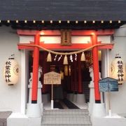 秋葉原の街らしい神社です