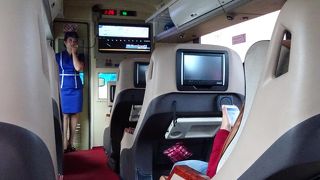 きれいなバスターミナルだがトイレは有料