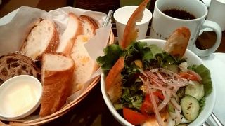 ランチメニューありのパン屋さん