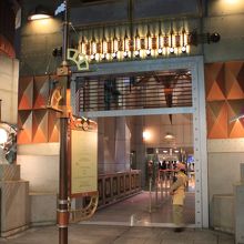 レストラン入り口