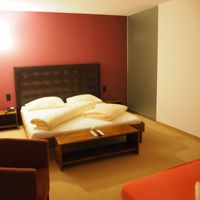 右奥のすりガラスがシャワーブース