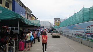 仮のバスターミナルがありました