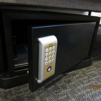金庫が部屋に装備されていた。