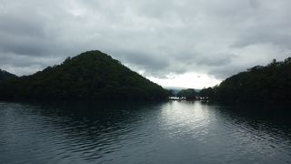 洞爺湖の真ん中に浮かんでいます