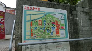 ネイザンロードに面した大きな公園