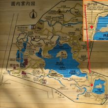 写真は、後楽園の案内板です。唐門跡が、小さく紹介されています