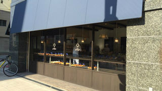 高級住宅街の中のおしゃれなブーランジェリー