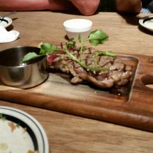 メインのステーキも美味いです