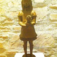 少女の銅像