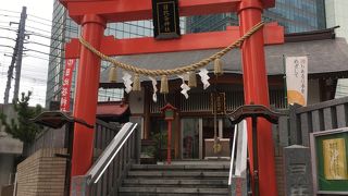 こんな所に神社がある！