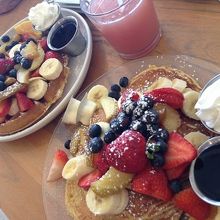 パンケーキ＆ワッフル全部乗せ