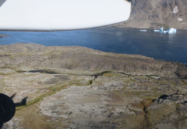 グリーンランド東部のクルサック島の飛行場