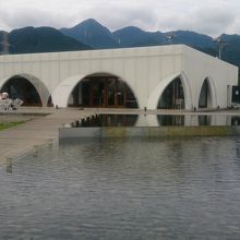 後方の御在所連山が見えるのもあと少し