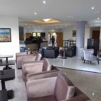 ロビーです。前方でチェックイン、チェックアウトを行います。