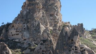 ウチヒサル城、巨岩がよく目立ちます