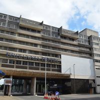 バスターミナルに隣接