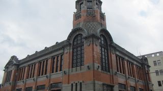 レンガ造りの塔