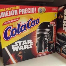 日本には無いコラボ商品もあり