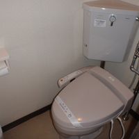 トイレです。バスルームは洋室には有りません。