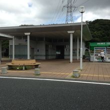 トイレと自動販売機2台