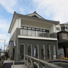 北の庄城址資料館の外観