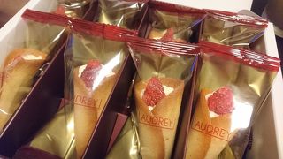 手土産におすすめ。いちごの洋菓子屋さん。