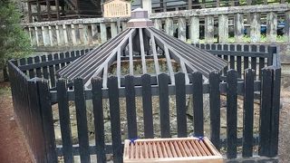 抜け穴でもあった井戸