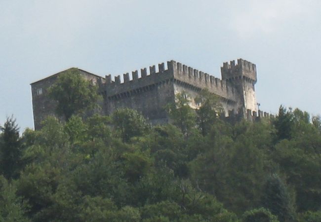 べリンツォーナの世界遺産の構成資産の１つのサッソ・コルバロ城