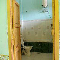 壁に付いているのは給湯器です。