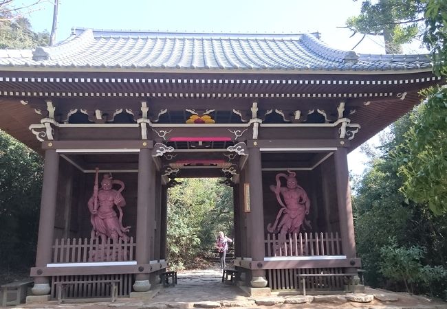 こんなところにも仁王門